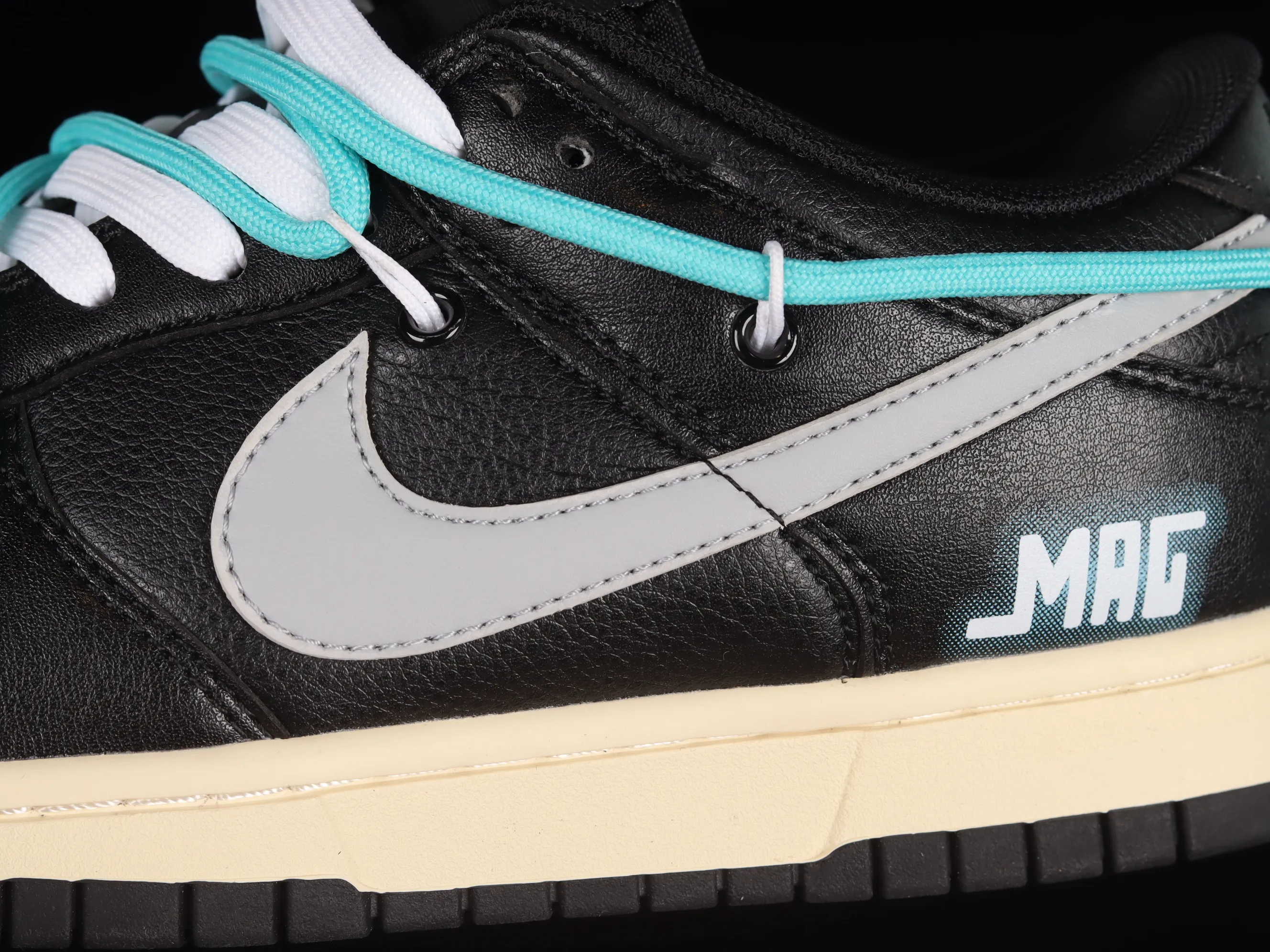 All Categories Nk SB Dunk Series Nk SB Dunk Low Low-top Sneakers Nk Dunk Low Punk Style Back to the Future Customized version of deconstructed strap casual sneakers DJ6188-002